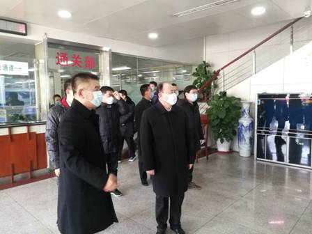 保稅區尤天成書記到港強集團調研指導企業復工復產工作